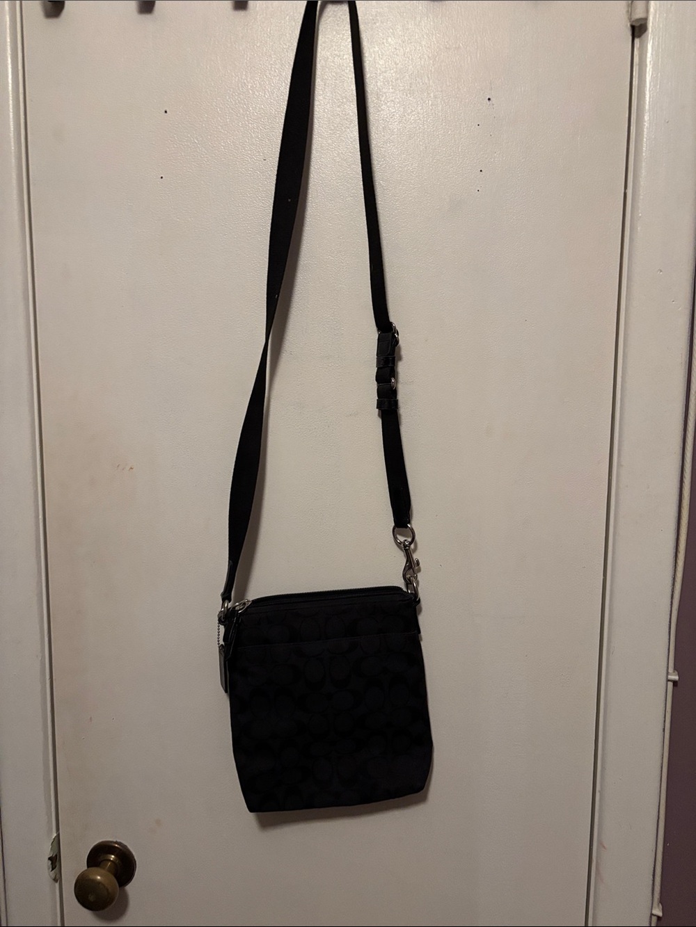 Coach Black Crossbody Sling Bag - Casual Everyday Carry - Picture 3 of 4